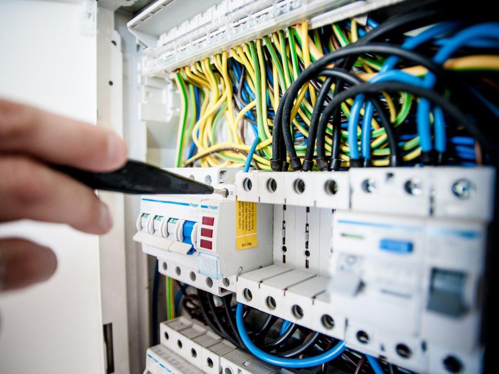 emergency electrician Derby electrician